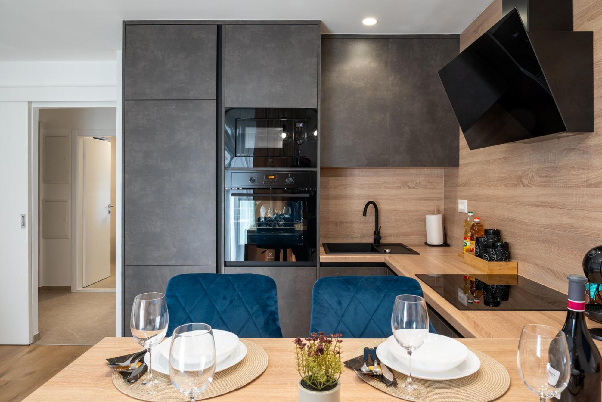 Apartments Deluxe Vucko Макарска Экстерьер фото